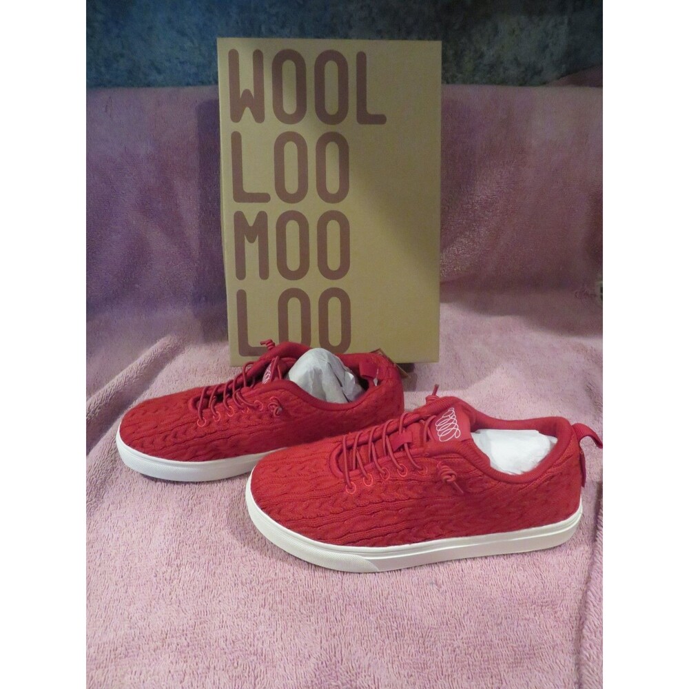 *NEW Womens Red Woolloomoolloo Merino Tennis Shoes, 6.5 / 7 37